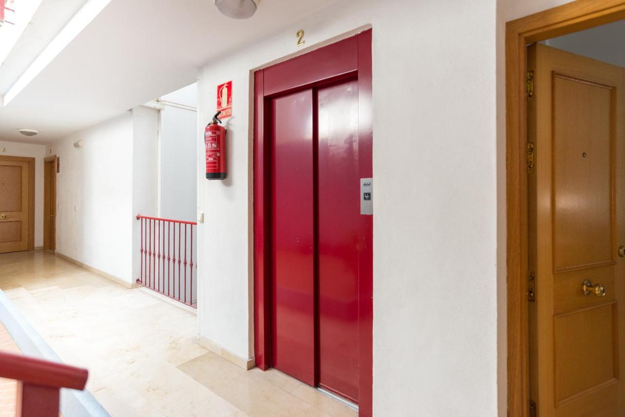 Apartamento Ventura Malagaアパートメント エクステリア 写真